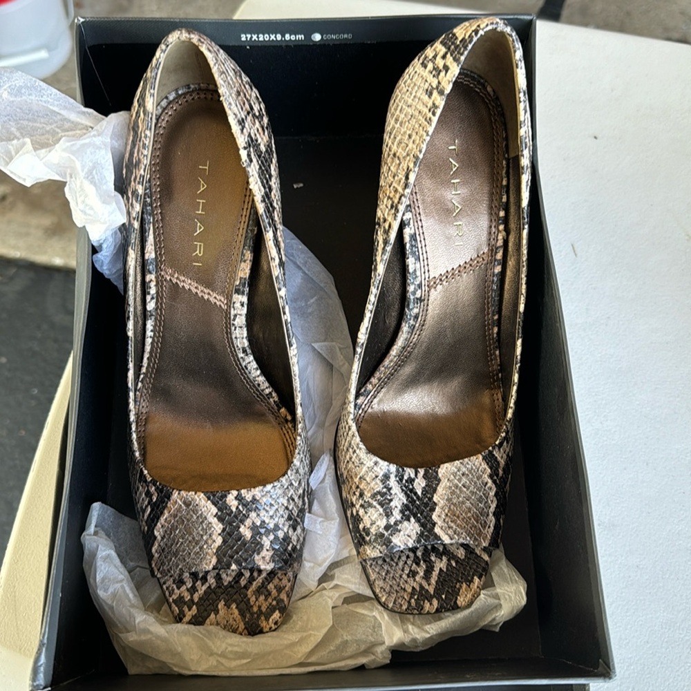 Tahari Snake Skin Riddle 7.5 heels